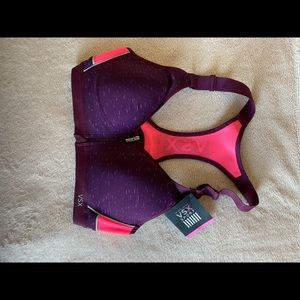 New with tags VSX sport bra with zip front closure